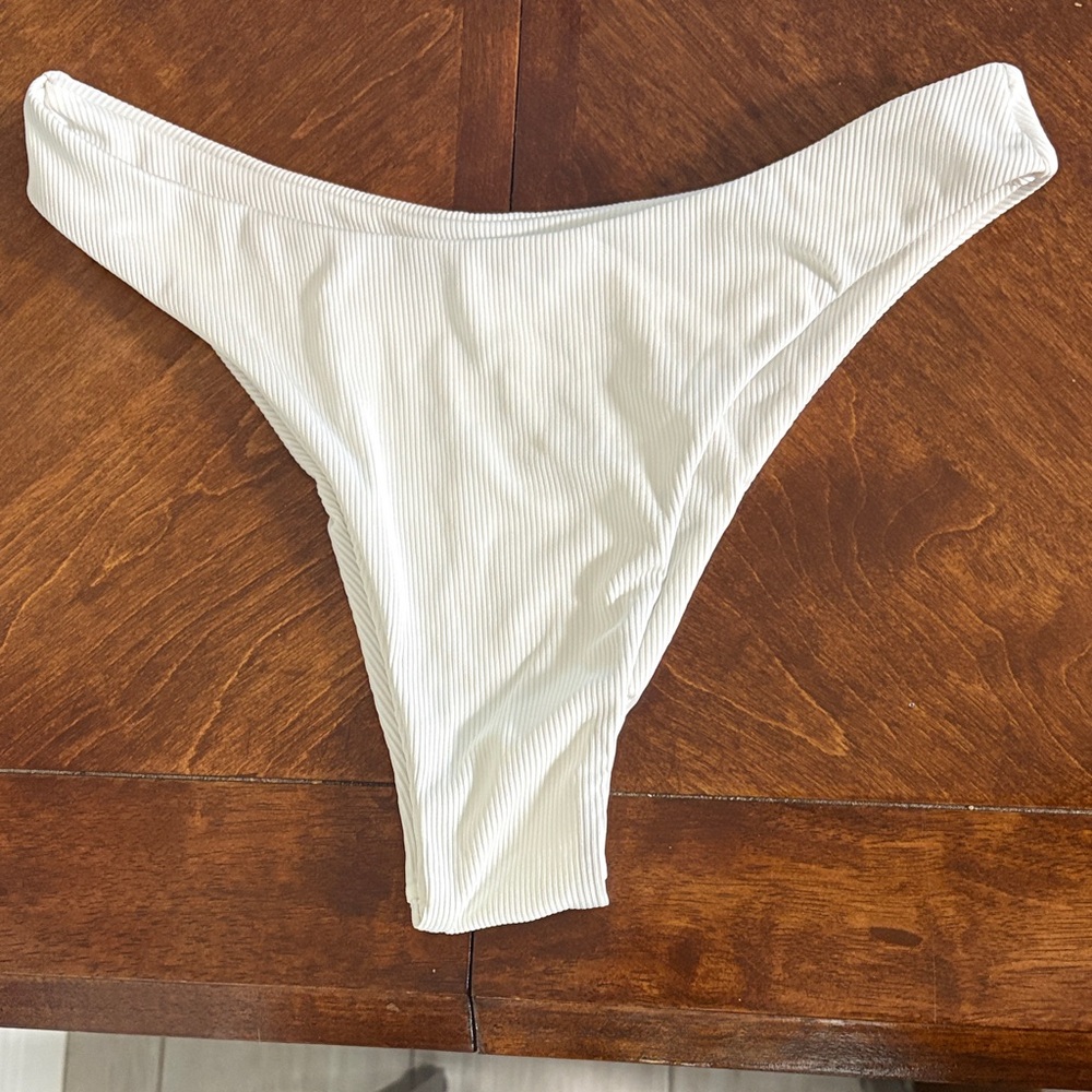 White Bikini Set - Picture 2 of 5
